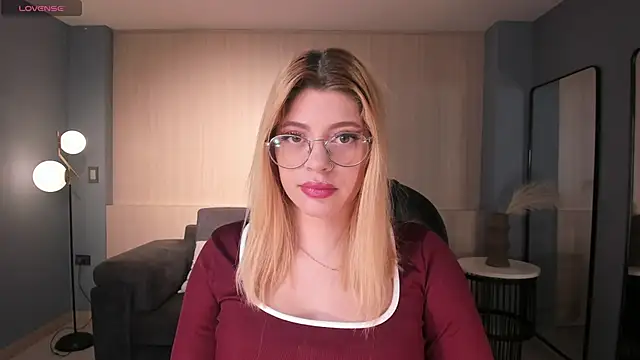 MadisonKane online show from April 14, 11:16 am