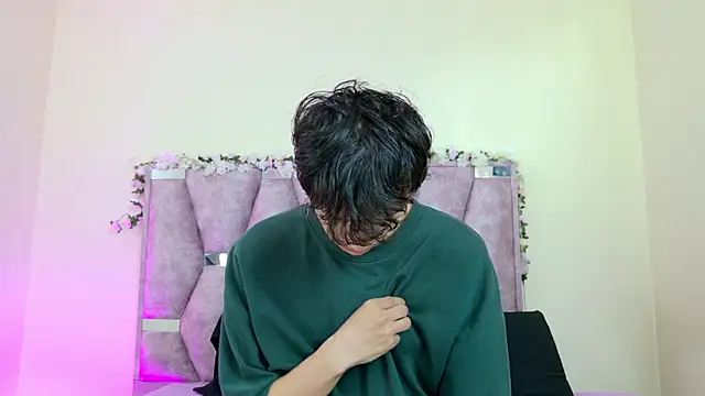 Snapshot of iris_and_damian chatting on January 9, 4:21 pm iris and damian online show from January 9, 4:21 pm