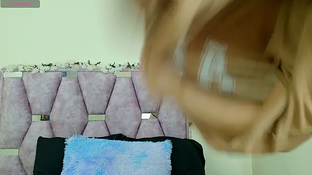 Snapshot of iris_and_damian chatting on January 15, 4:22 pm iris and damian online show from January 15, 4:22 pm