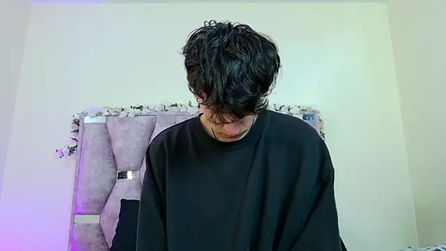 Snapshot of iris_and_damian chatting on January 18, 4:11 pm iris and damian online show from January 18, 4:11 pm