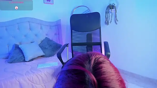 Naomi Xx online show from December 4, 1:31 pm