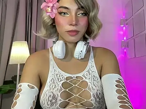 Soffywantsyou18 online show from January 5, 6:44 pm