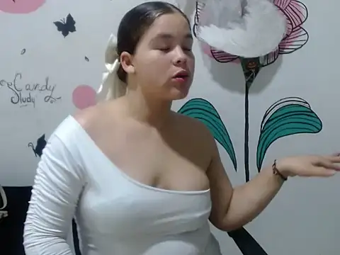 RosieCheeks- online show from December 3, 11:30 am