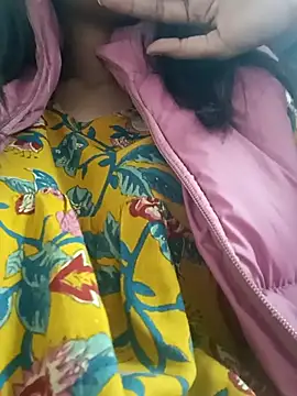 Snapshot of Sexy_Menka chatting on December 4, 10:35 am Sexy Menka online show from December 4, 10:35 am