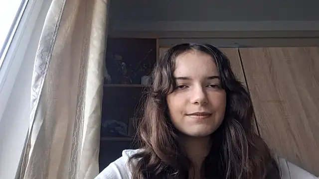 KellyKelik online show from January 8, 8:05 am