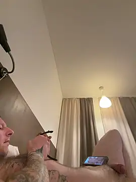  online show from December 3, 4:38 pm