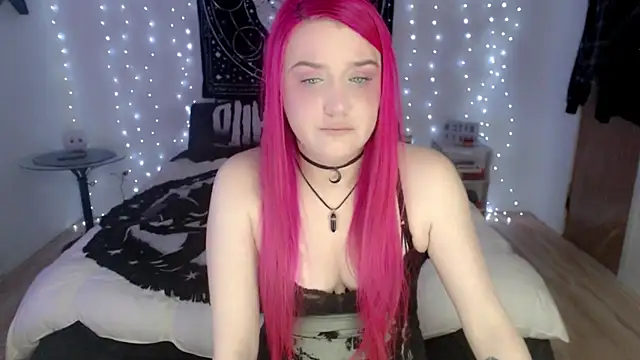 MaryMary  online show from February 1, 9:19 pm