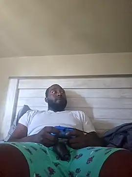 iLOVETRAY96 online show from January 11, 7:30 pm