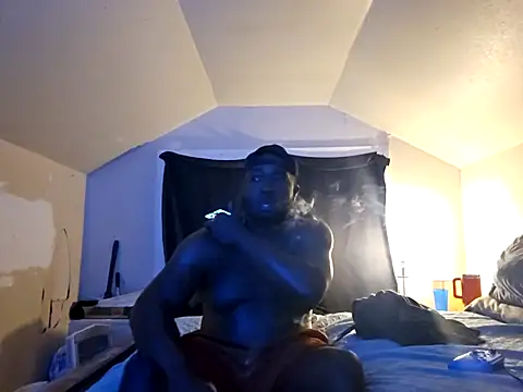 iLOVETRAY96 online show from April 20, 7:11 am