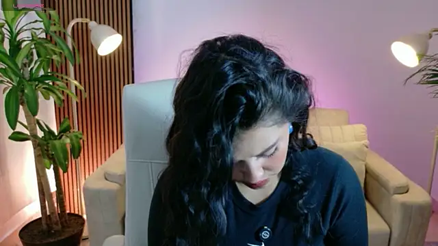 victoria   moon online show from April 10, 3:06 pm