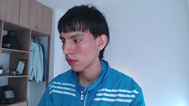 andrew courtzz online show from February 6, 8:01 pm