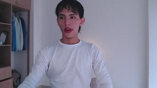 andrew courtzz online show from February 16, 7:32 pm