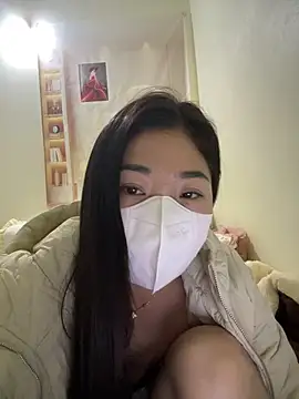 Snapshot of Mimy18 chatting on December 14, 5:57 am Mimy18 online show from December 14, 5:57 am