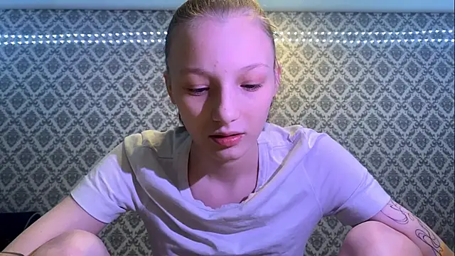 Cleonoth2o online show from December 16, 5:29 pm