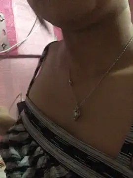 Snapshot of ilovepreggy chatting on December 4, 1:53 pm ilovepreggy online show from December 4, 1:53 pm