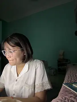 polly chan online show from December 5, 7:06 am