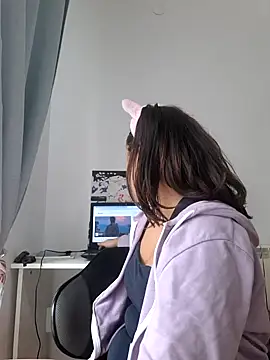 sophiemerm online show from December 5, 10:02 am