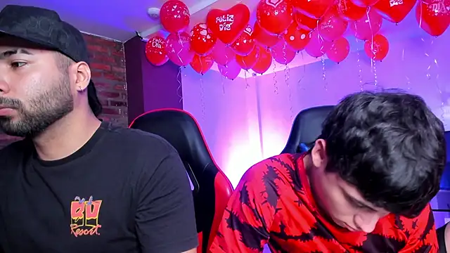 HotThreesoome online show from February 19, 12:12 pm