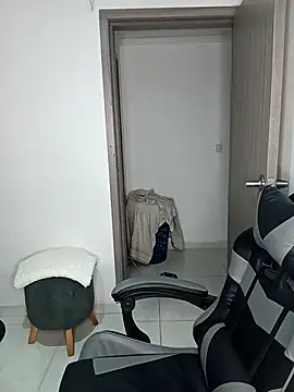 Valeriaa 21 online show from May 19, 12:49 am