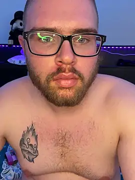 Snapshot of Comfortable-bite chatting on December 4, 10:40 pm Comfortable-bite online show from December 4, 10:40 pm