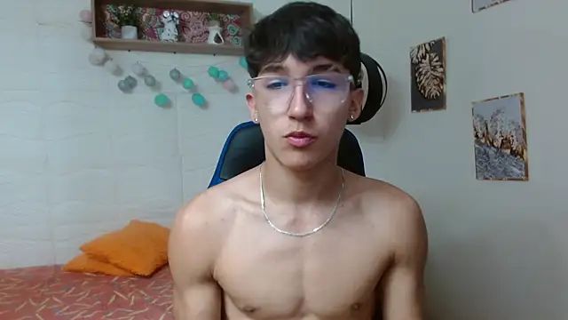 Snapshot of jeremy_job chatting on December 15, 12:09 pm jeremy job online show from December 15, 12:09 pm