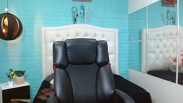 jeremy job online show from February 24, 11:30 am