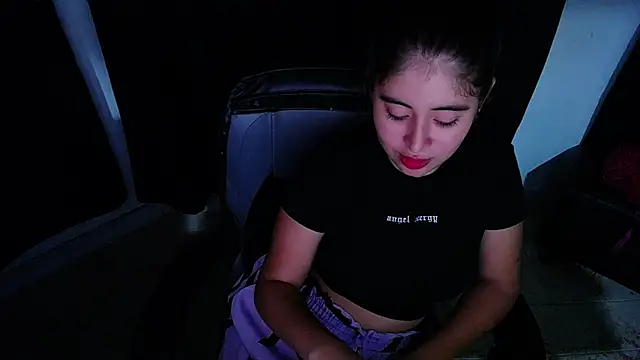 mia walker22 online show from December 18, 4:18 am