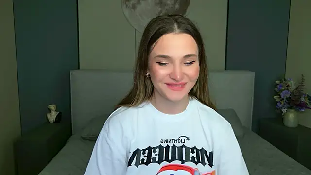 Lina Sinerz online show from April 19, 8:33 pm