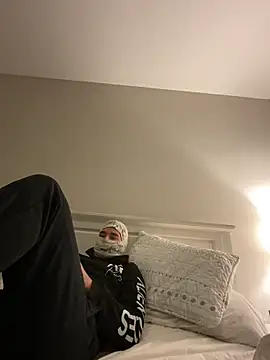 phantom898983 online show from February 25, 1:37 am