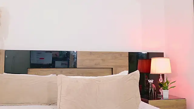 LucyHanks online show from May 22, 4:23 pm