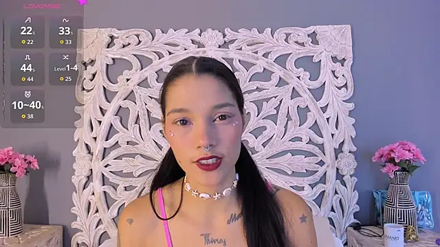 loraineblake online show from January 9, 1:36 pm