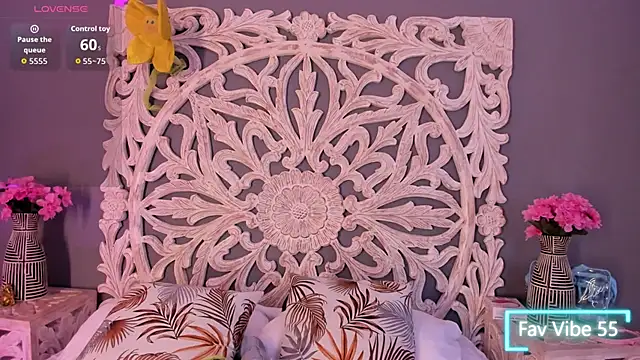 loraineblake online show from February 5, 1:16 pm