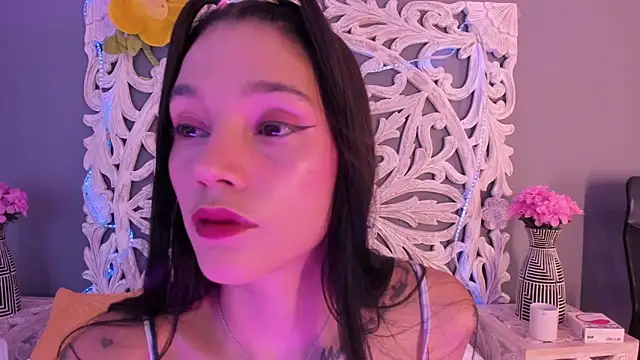 loraineblake online show from February 24, 1:42 pm