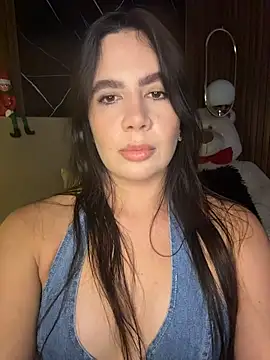 Snapshot of ValentinaEliot chatting on December 14, 1:33 am ValentinaEliot online show from December 14, 1:33 am