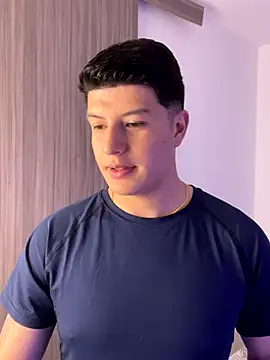 Goldenknight33 online show from December 19, 1:40 pm