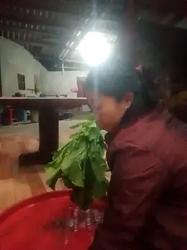 Snapshot of Amiluli chatting on January 19, 1:04 pm Amiluli online show from January 19, 1:04 pm