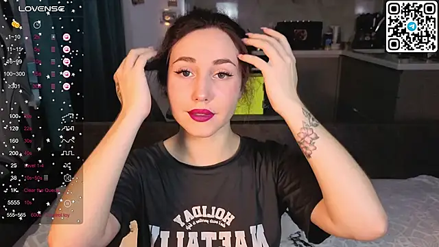 Snapshot of Alena_MellS chatting on December 14, 8:52 am Alena MellS online show from December 14, 8:52 am