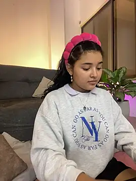 ladulcemary  online show from January 16, 7:07 pm