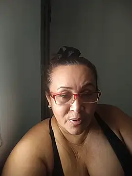 Nini Love  online show from March 22, 7:39 pm