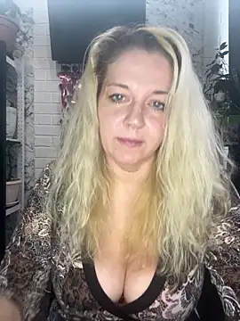 JenniferCarmen online show from March 8, 3:32 am