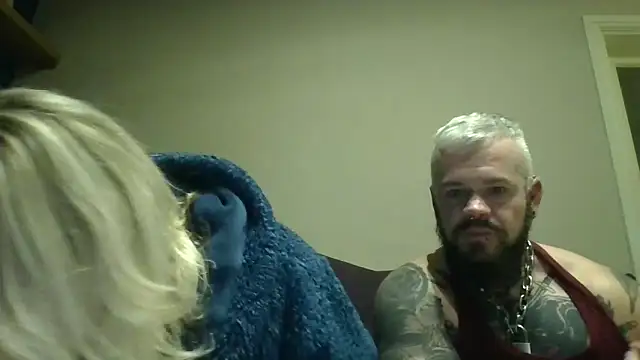 Snapshot of trans_man_and_his_dom chatting on December 14, 7:07 pm trans man and his dom online show from December 14, 7:07 pm