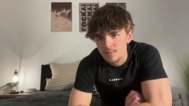 KiraSkys online show from March 17, 11:52 pm