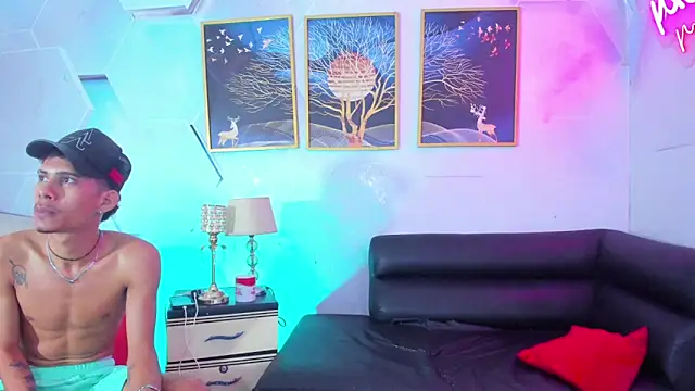 Alex jeins at online show from February 9, 2:10 pm