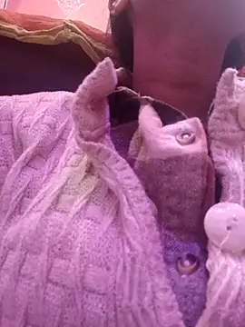 nehakapoor89 online show from December 20, 8:32 am