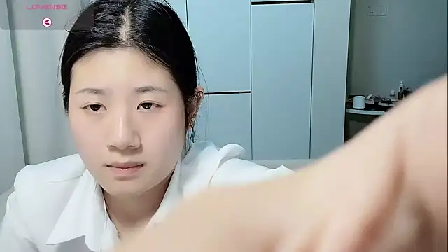 Yvonne-07 online show from April 17, 5:05 pm