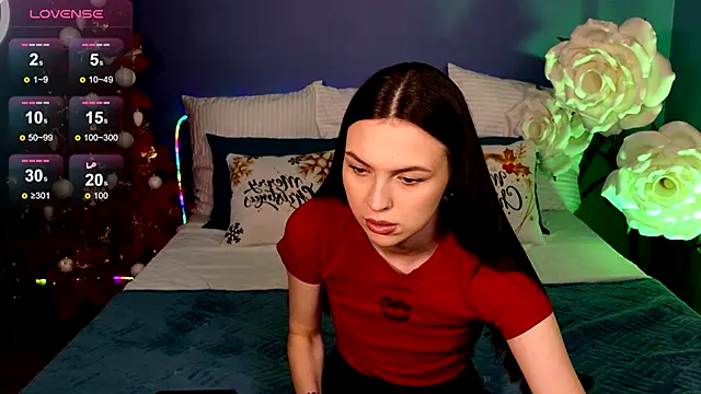 Snapshot of MaxinCarroll chatting on December 14, 7:18 pm MaxinCarroll online show from December 14, 7:18 pm