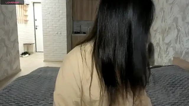 Qwami Amie online show from May 22, 3:02 am