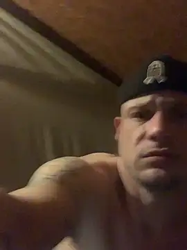 Snapshot of Ldnick69 chatting on February 7, 1:31 am Ldnick69 online show from February 7, 1:31 am