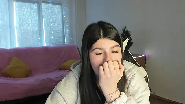 KisaModel online show from January 16, 8:29 am