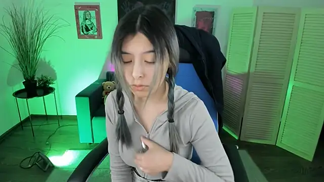 SirenMystiq online show from December 19, 4:14 pm